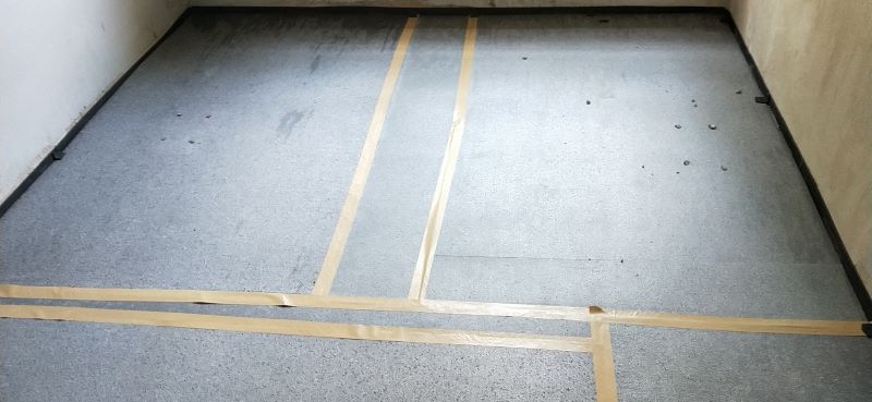 濱江錦粼府現(xiàn)場改性聚丙烯保溫隔聲板鋪設(shè)圖2